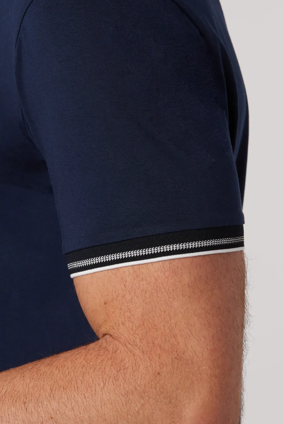 Distinct Riff In Icy Cotton